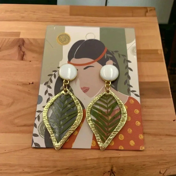 Tropical Gold-Tone Leaf Dangle Earrings Handcrafted Resin Jewelry Statement - Picture 1 of 4